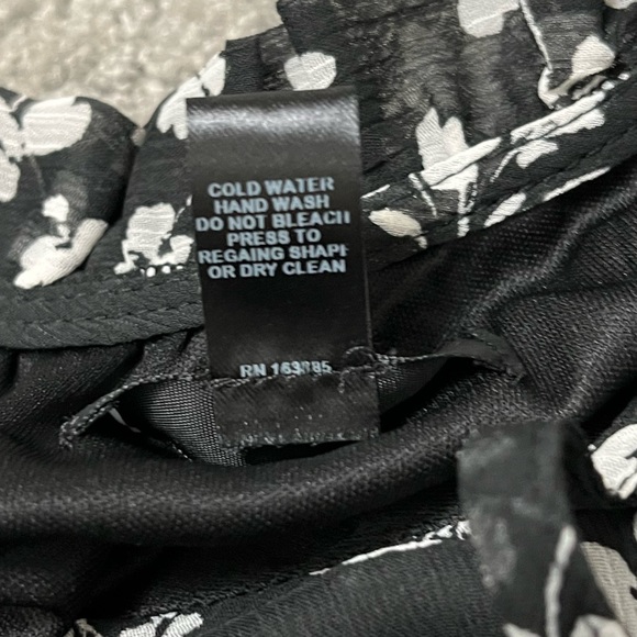 NWOT Aqua Midi Flounce Dress by Bloomingdale’s -black white floral - Size Small - Picture 7 of 11